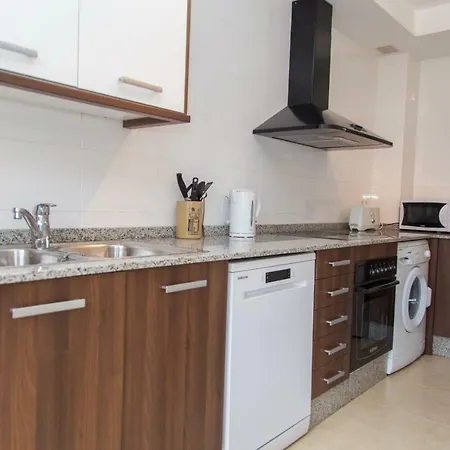 Townhouse Near Marina 펜션 *